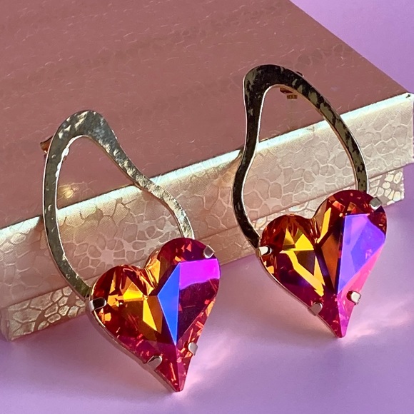 Oval Stud Earrings made with Swarovski Sweet Heart crystals Gold Plaited Rare - Picture 3 of 8